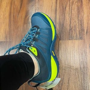 Like new Waterproof Dansko Hiking Shoes